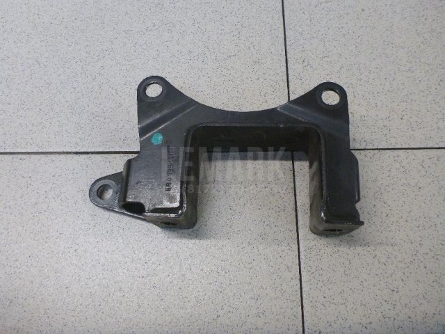 Кронштейн КПП левый