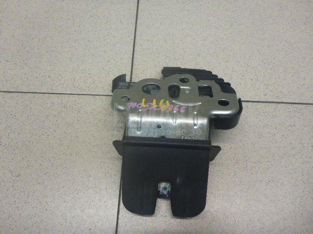 Замок багажника