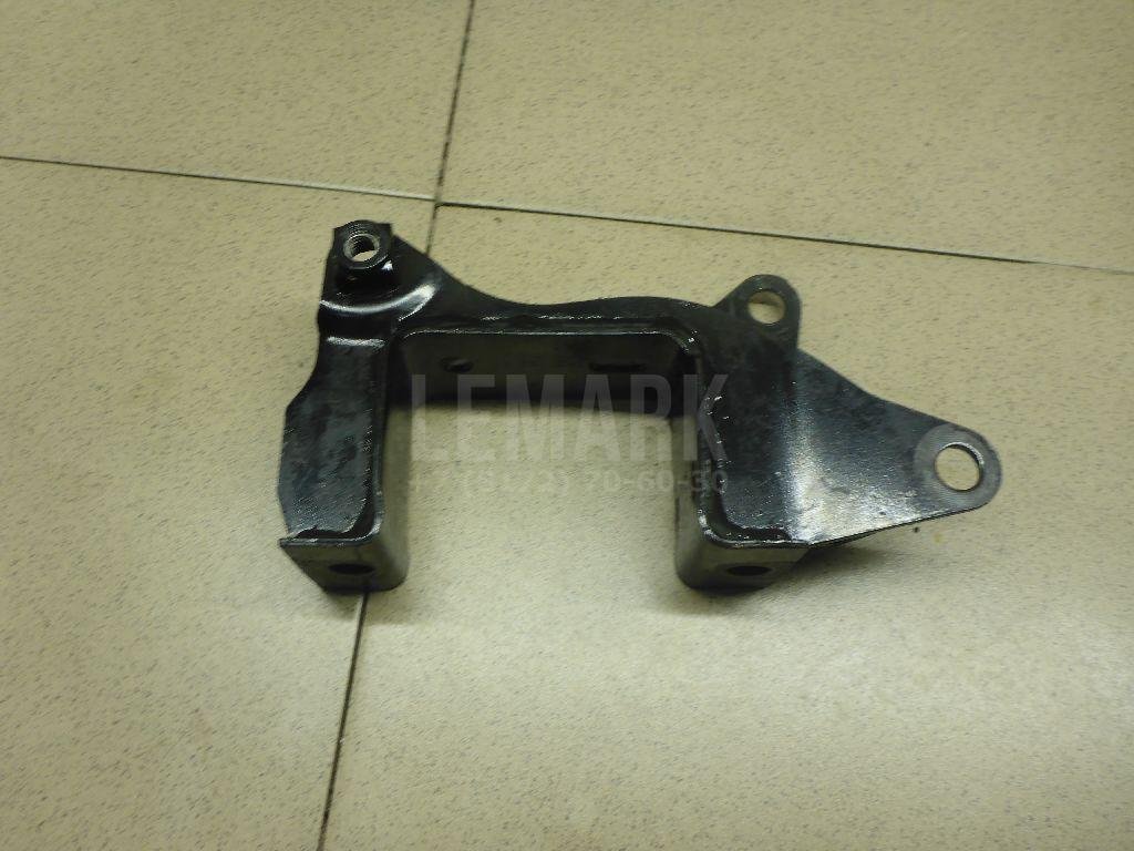 Кронштейн КПП левый для  Audi 100 [C4] 1991-1994