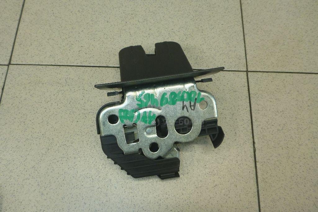 Замок багажника