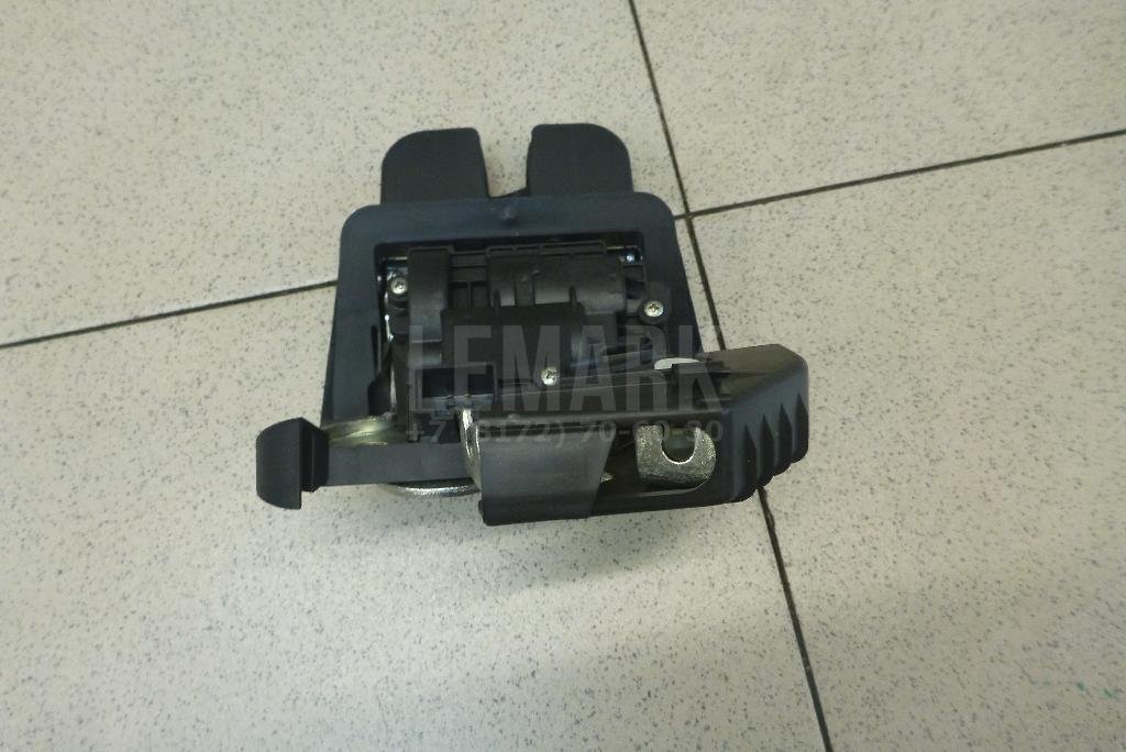 Замок багажника