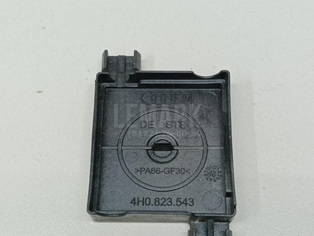 Кожух замка капота