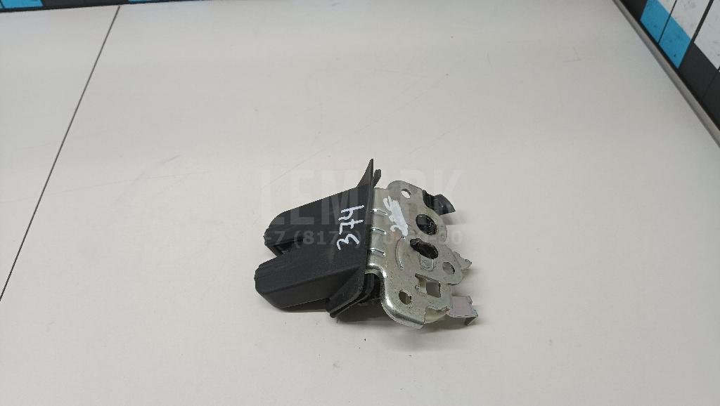 Замок багажника