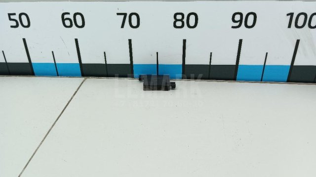 Кожух замка капота