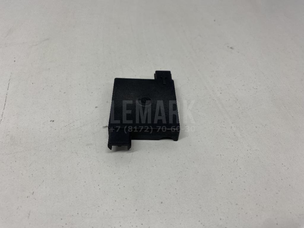 Кожух замка капота