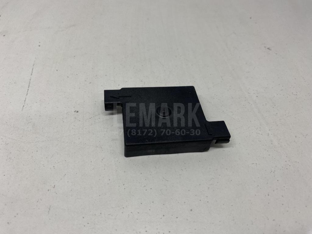 Кожух замка капота