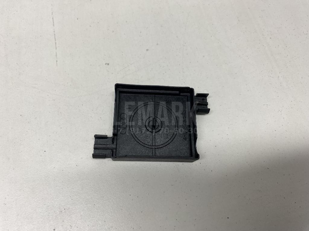 Кожух замка капота