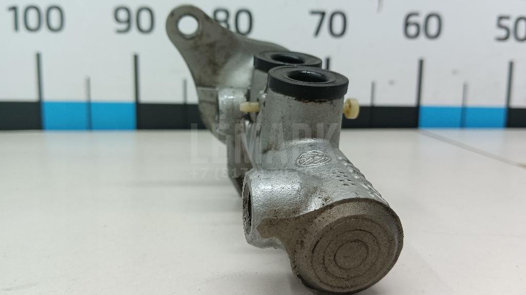 Цилиндр тормозной главный