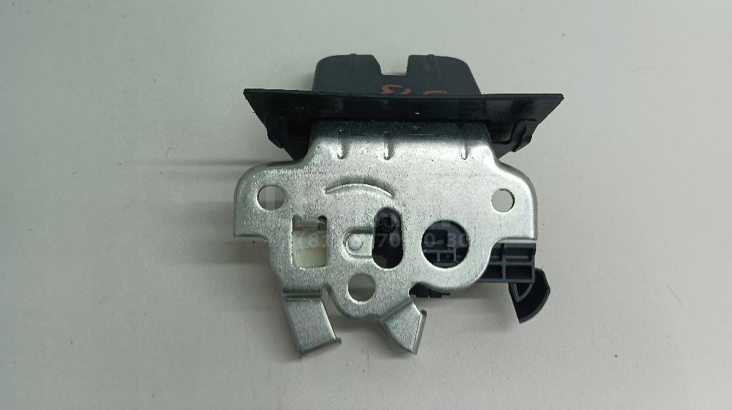 Замок багажника