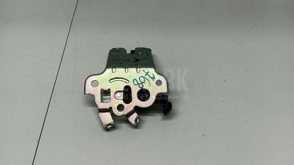 Замок багажника