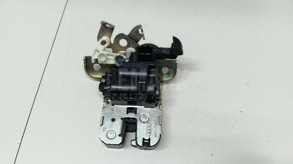 Замок багажника