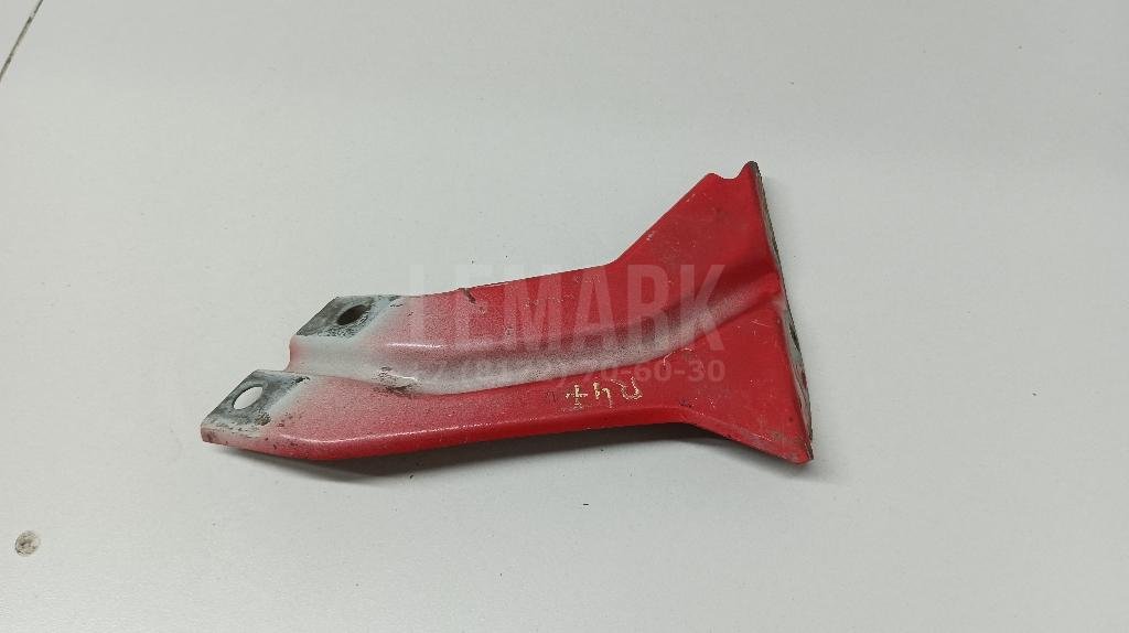 Кронштейн крепления крыла