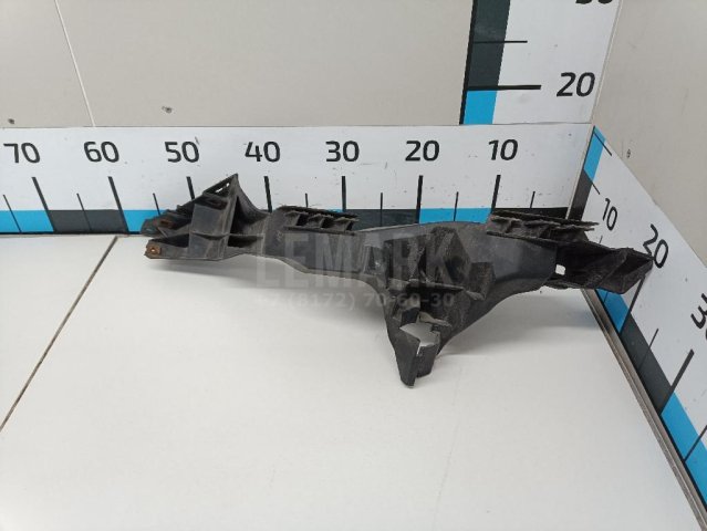 Кронштейн фар правый