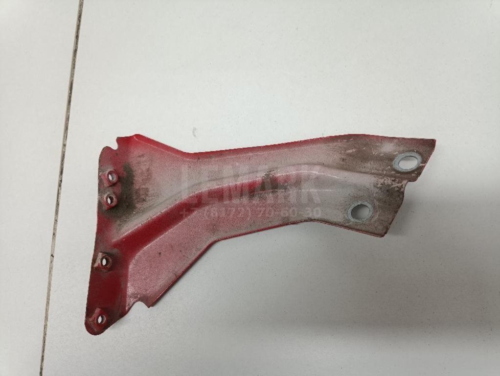 Кронштейн крепления крыла