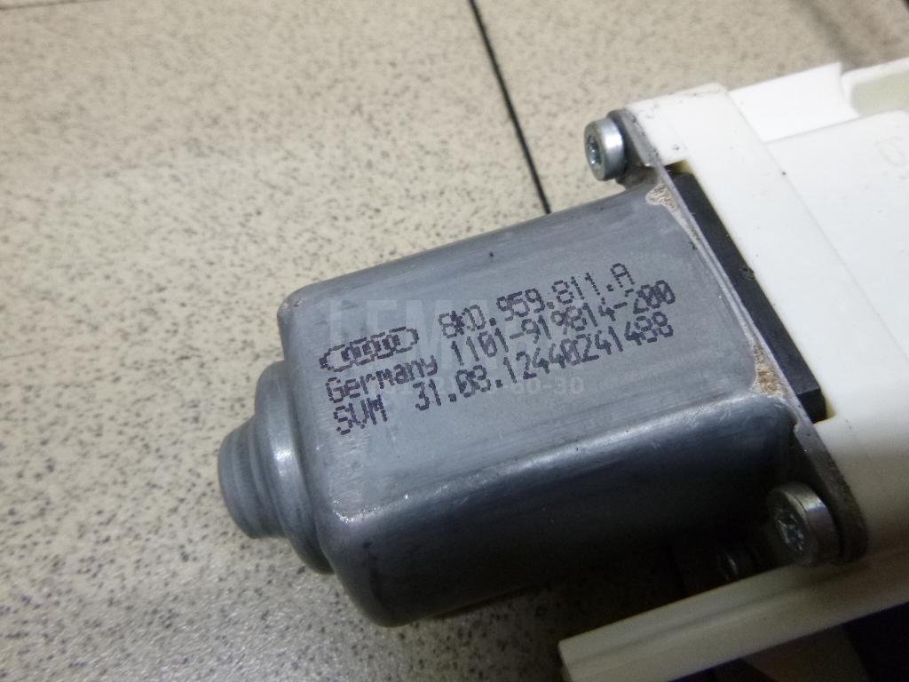 Стеклоподъемник электр. задний правый