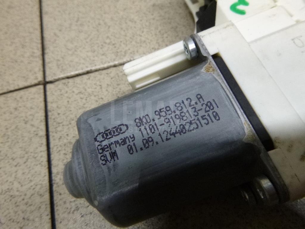 Стеклоподъемник электр. задний левый