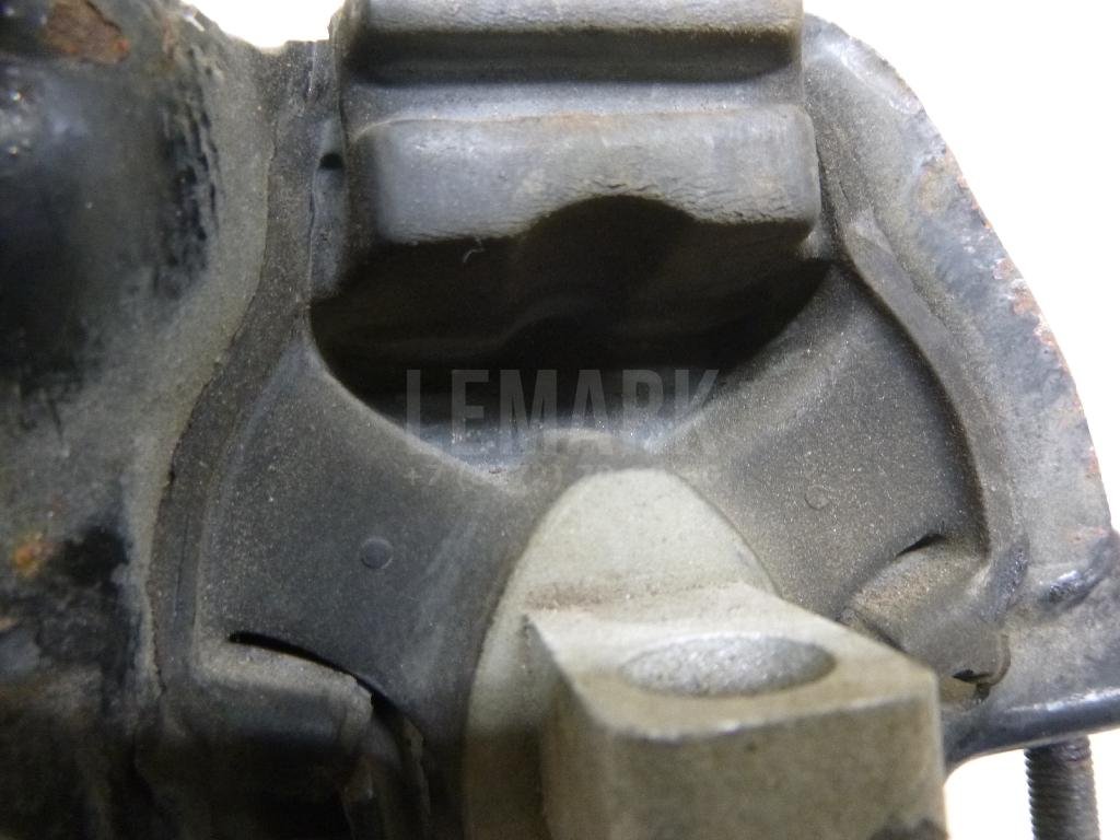 Опора КПП левая