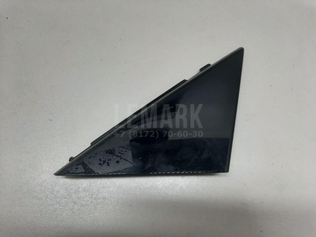 Накладка двери передней левой