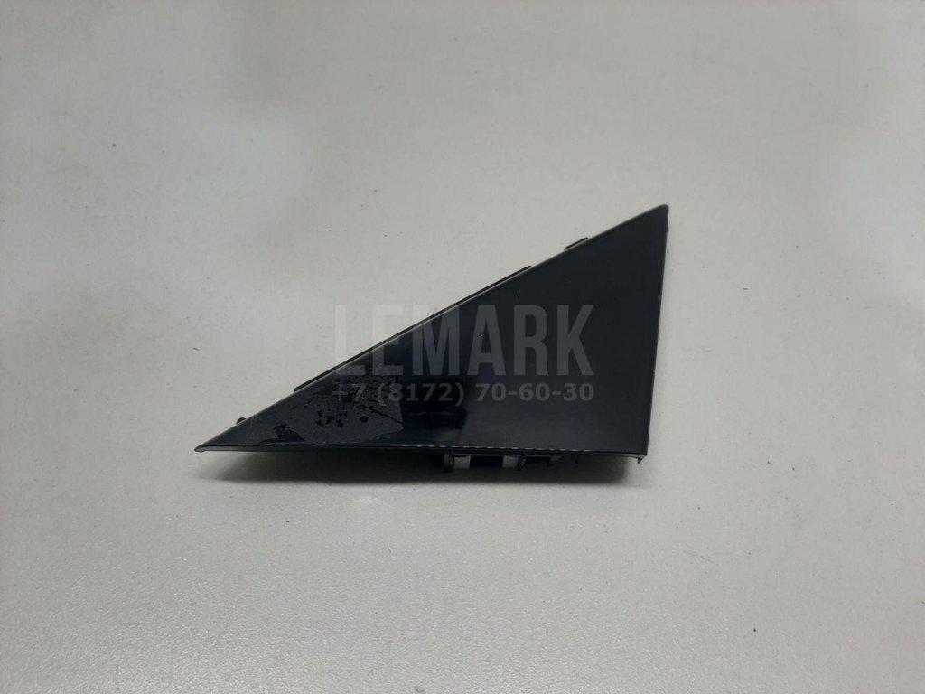 Накладка двери передней левой