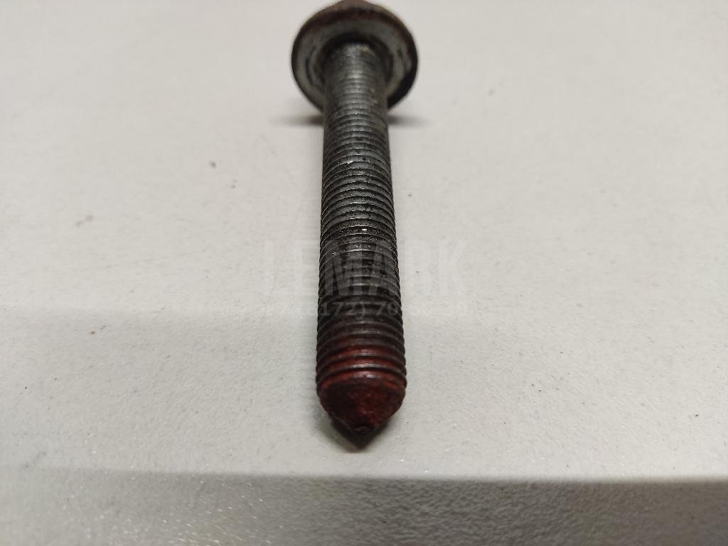 Болт заднего рычага