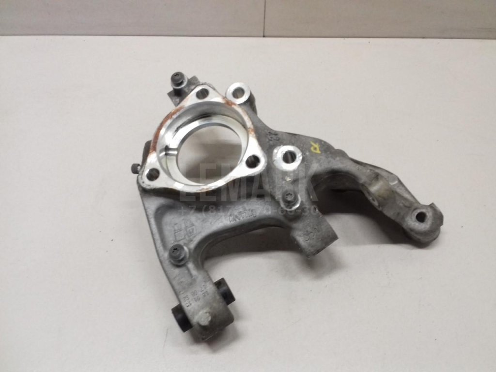 Кулак поворотный задний правый