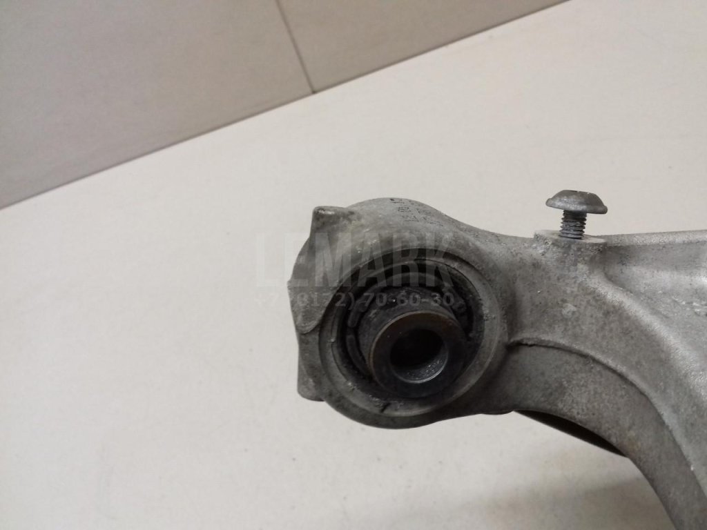 Кулак поворотный задний правый