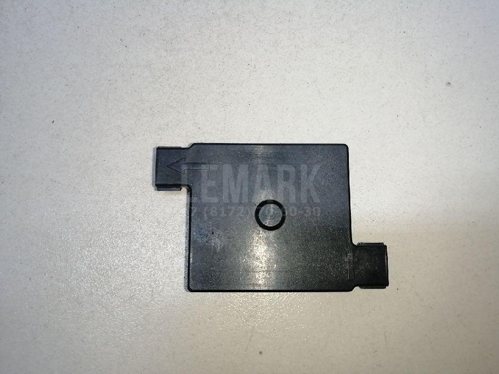 Кожух замка капота