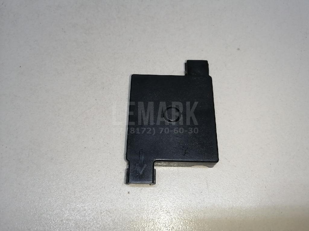 Кожух замка капота