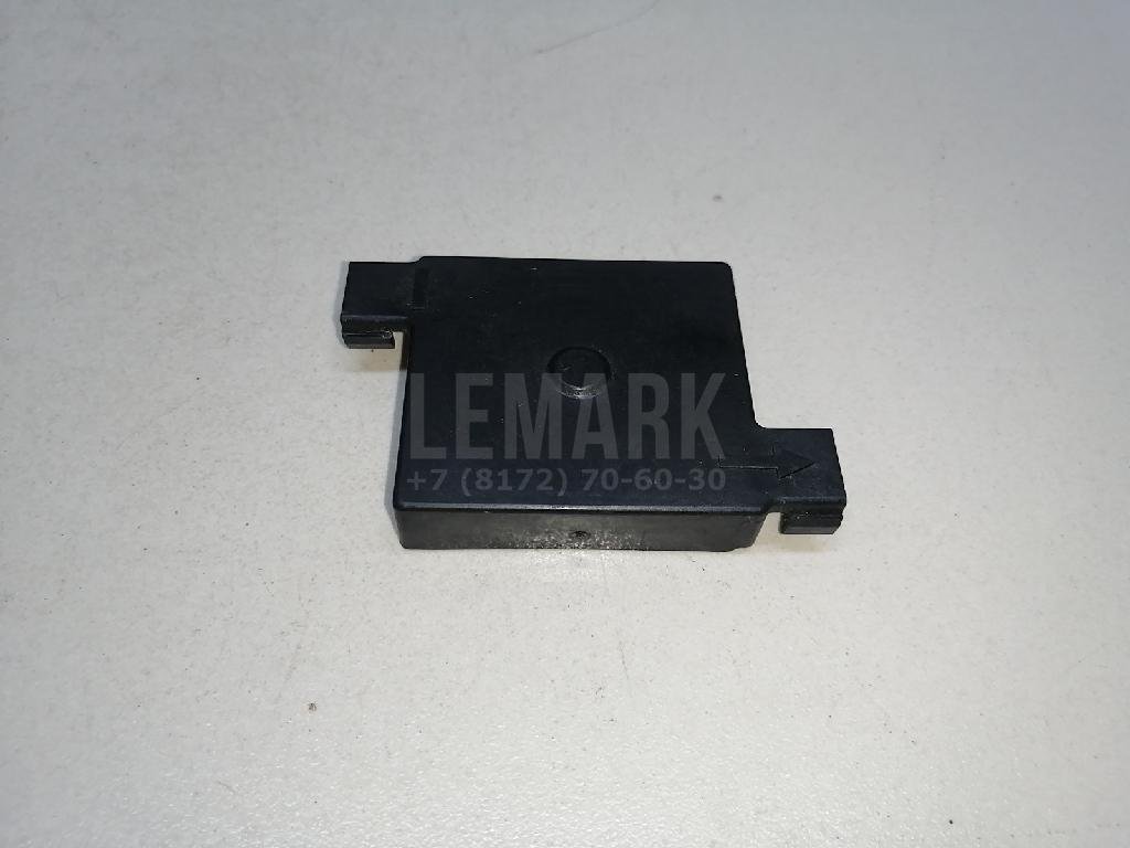 Кожух замка капота