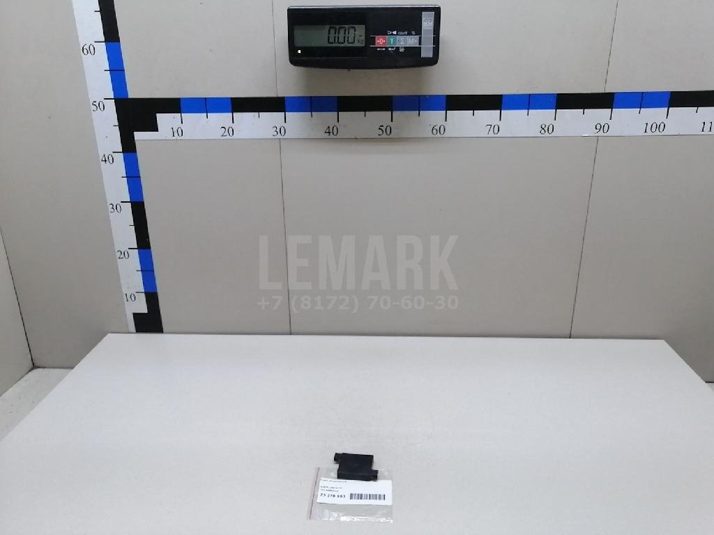 Кожух замка капота