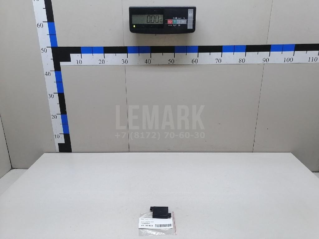 Кожух замка капота