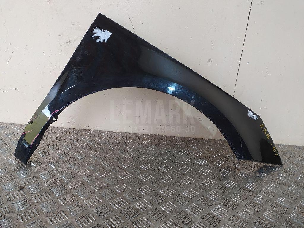 Крыло переднее правое