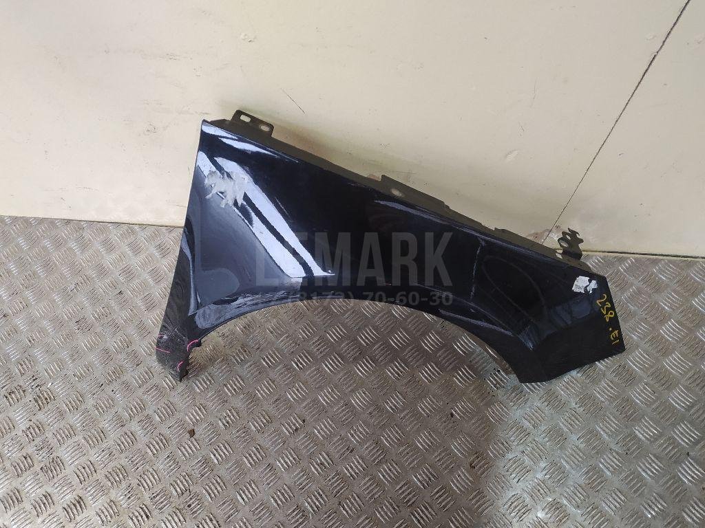 Крыло переднее правое