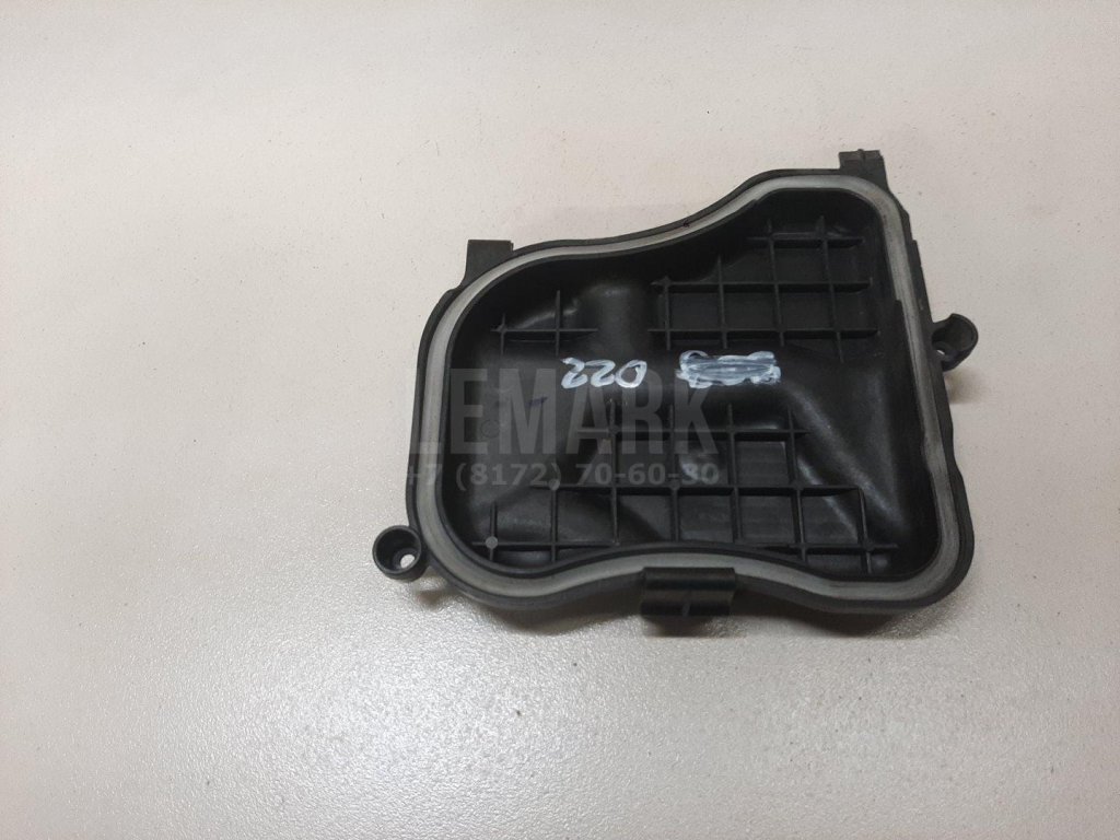 Крышка фары левой