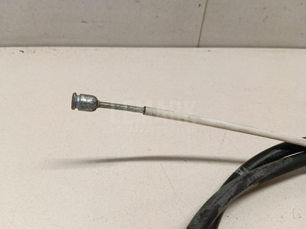 Трос стояночного тормоза