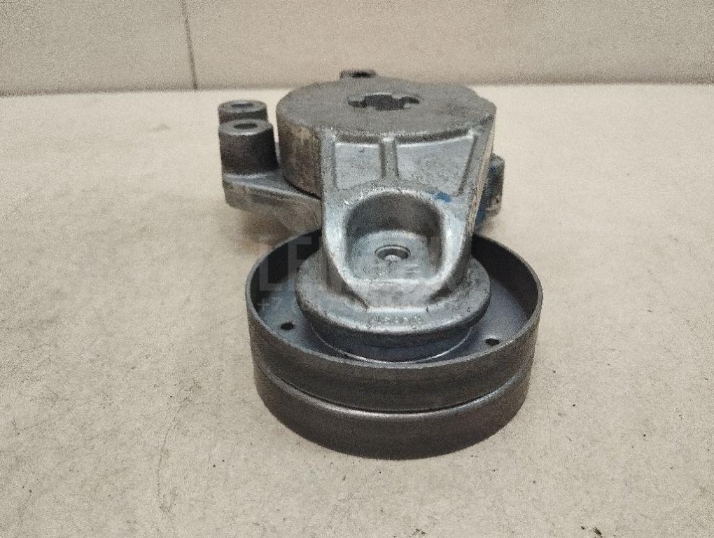 Ролик-натяжитель ручейкового ремня