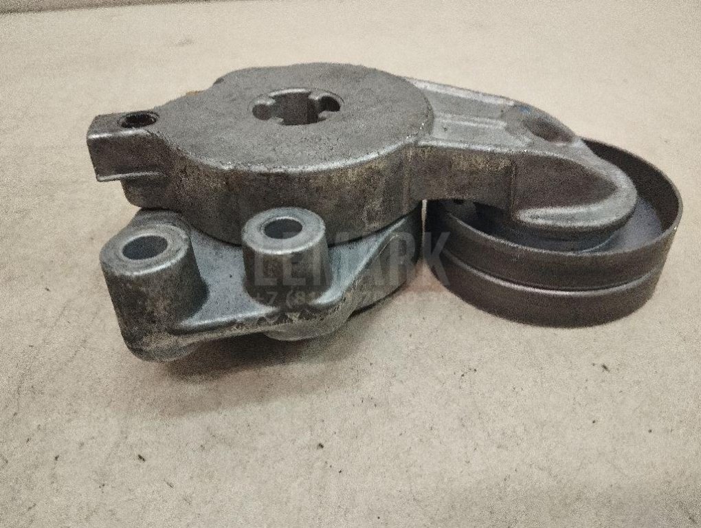 Ролик-натяжитель ручейкового ремня