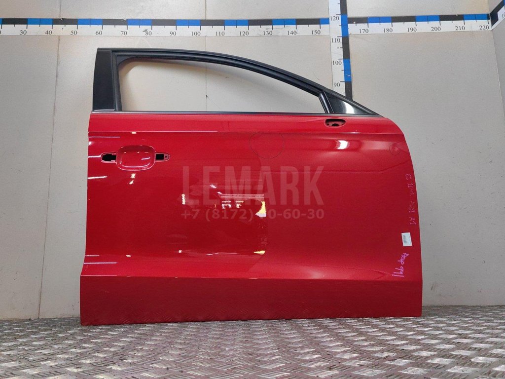 Дверь передняя правая