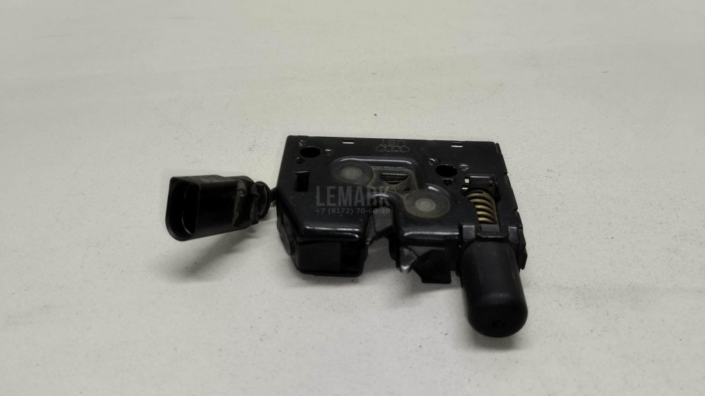 Замок капота