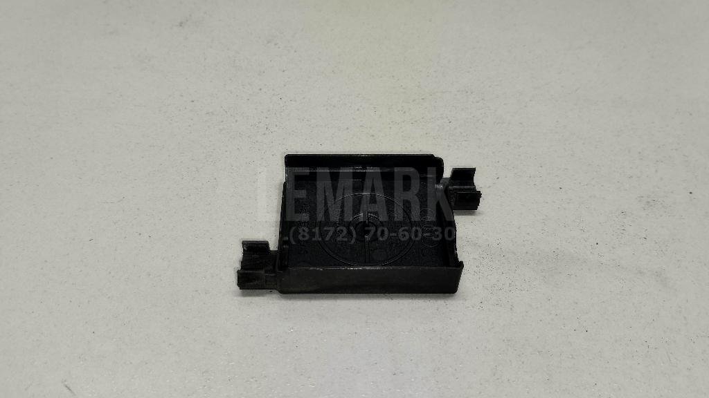 Кожух замка капота