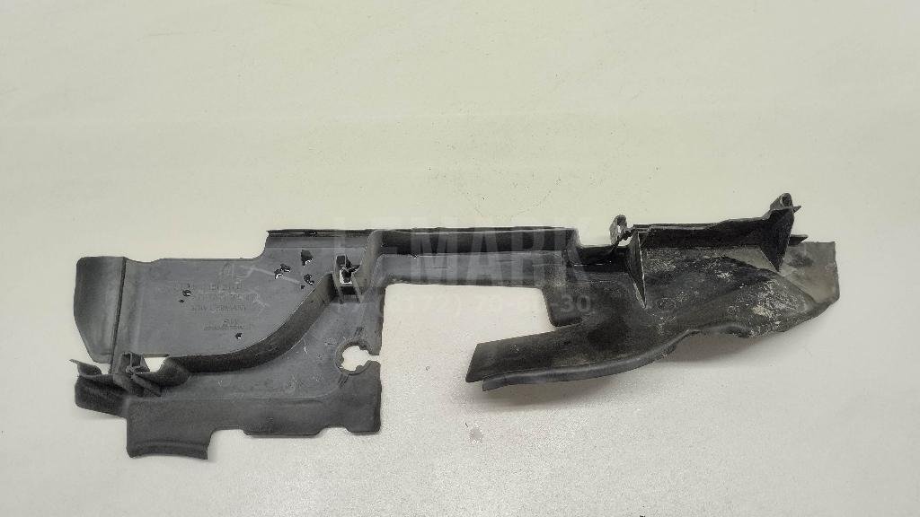 Воздуховод радиатора правый для  Audi 80/90 [B4] 1991-1995