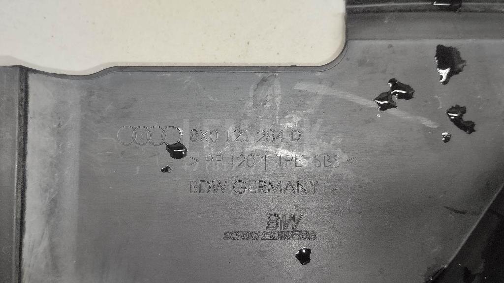 Воздуховод радиатора правый для  Audi 80/90 [B4] 1991-1995