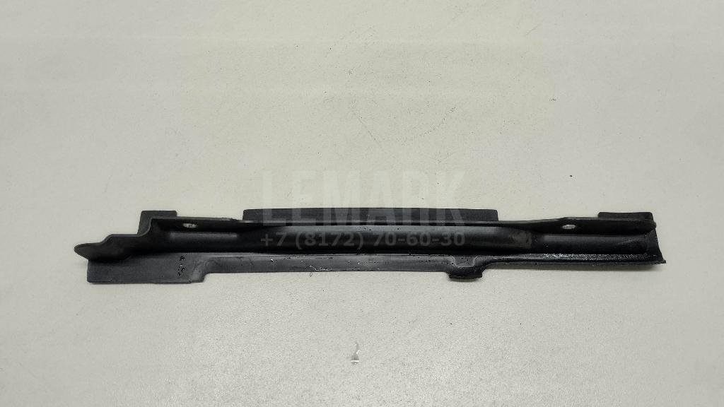 Воздуховод радиатора правый