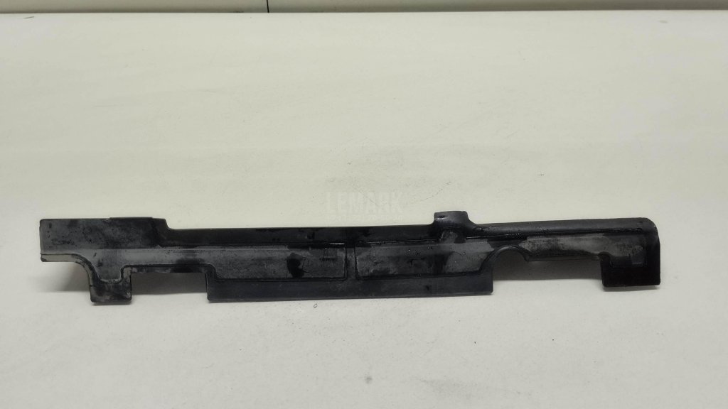 Воздуховод радиатора правый