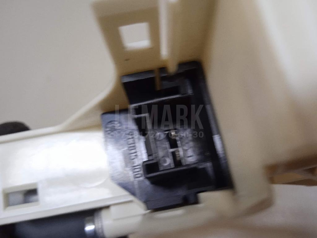 Стеклоподъемник электр. задний левый