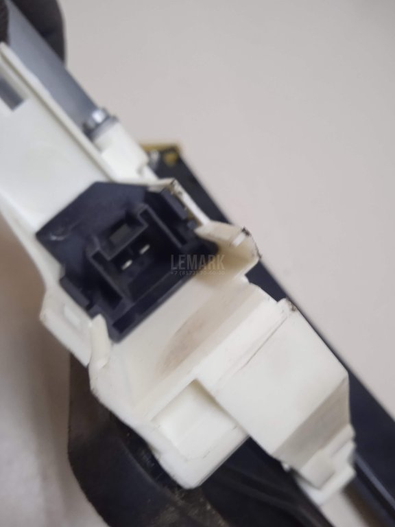 Стеклоподъемник электр. задний правый