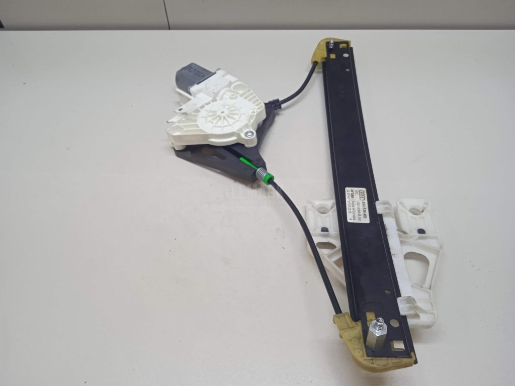 Стеклоподъемник электр. задний правый