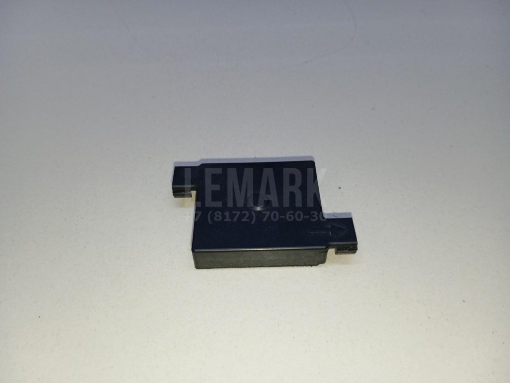 Кожух замка капота