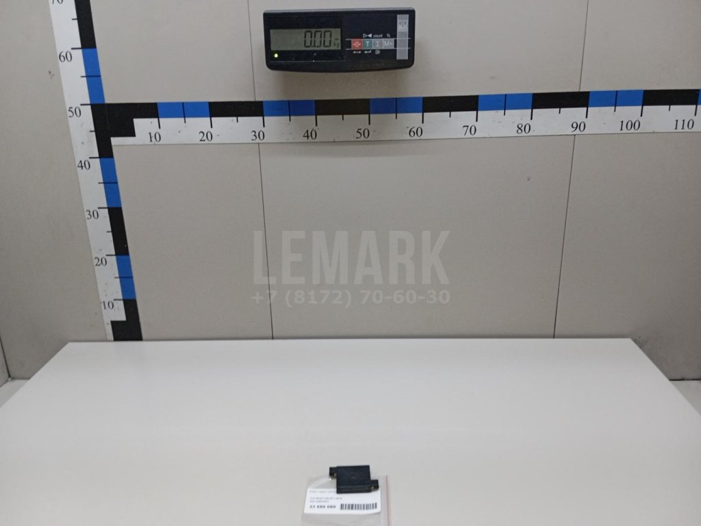 Кожух замка капота