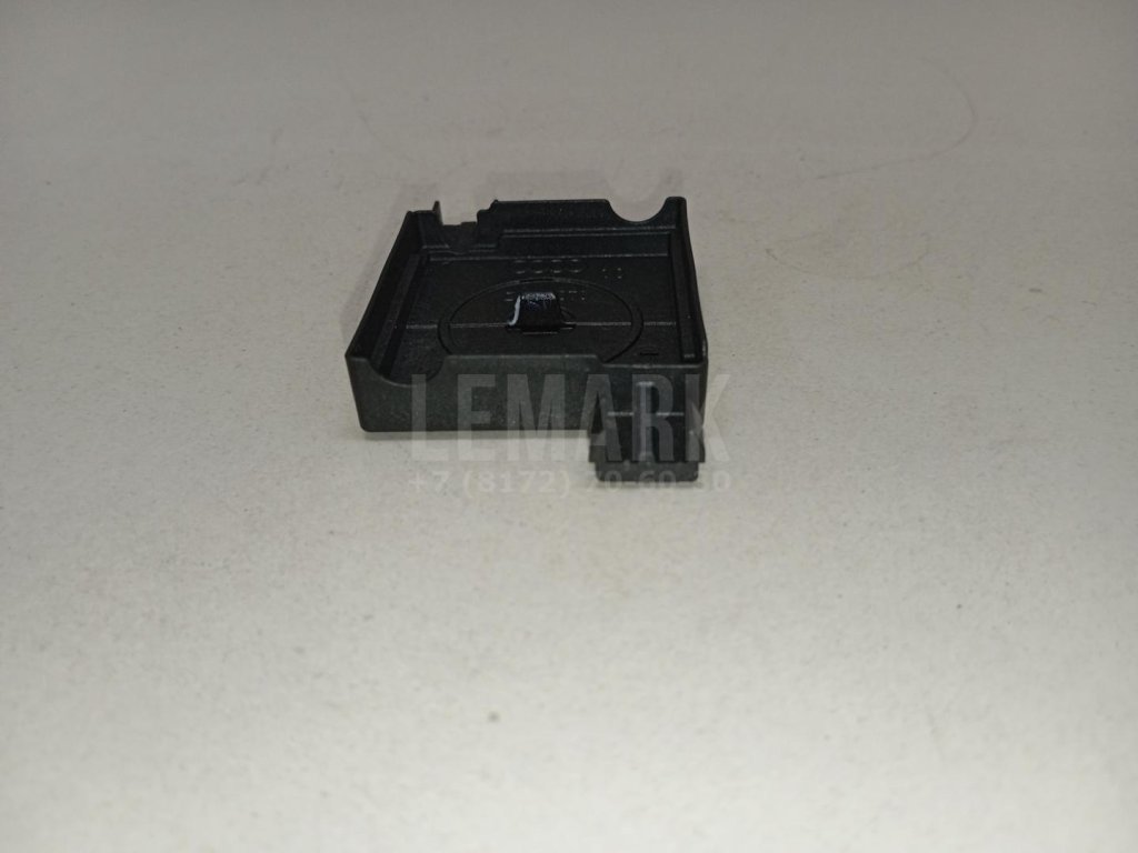 Кожух замка капота